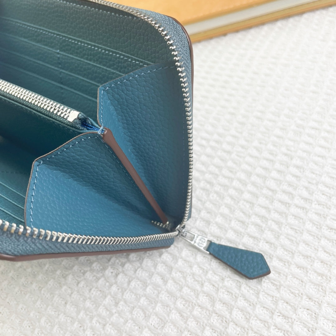 HM Silk'in Holed Classic Wallet 20 Cerulean Grained Calfskin