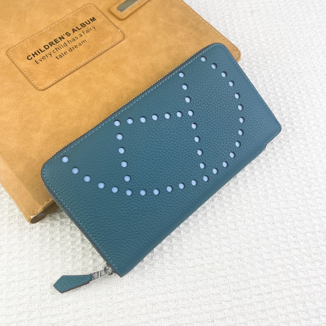 HM Silk'in Holed Classic Wallet 20 Cerulean Grained Calfskin