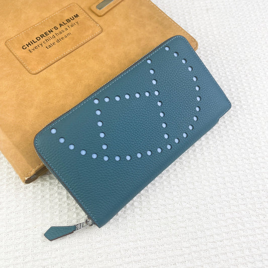 HM Silk'in Holed Classic Wallet 20 Cerulean Grained Calfskin