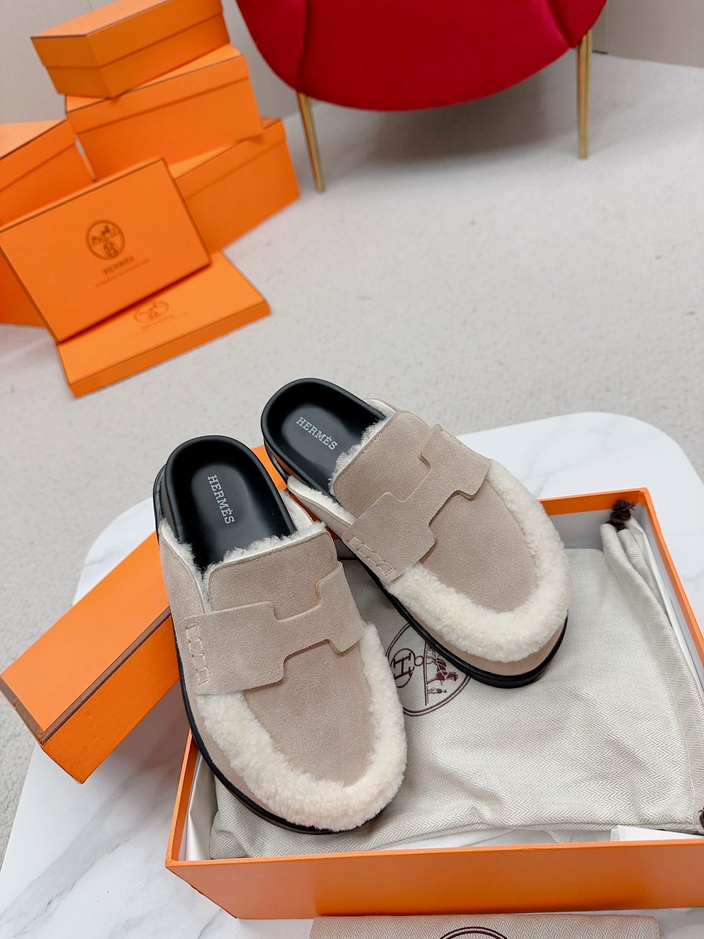 HM Go Mule Taupe Mix White Suede Lined With Wool Fleece 476594