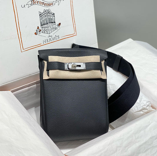 HM HAC A DOS PM 26CM BLACK TOGO LEATHER SILVER HARDWARE