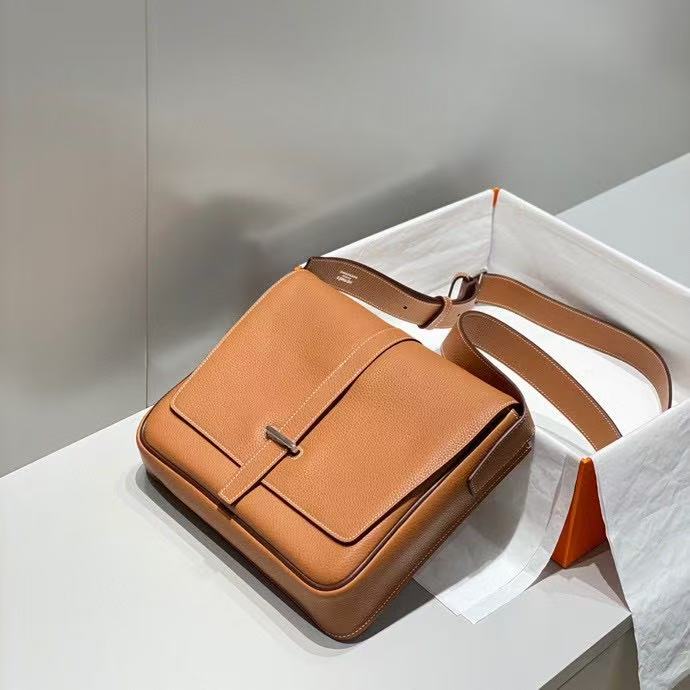 HM Steve Light Junior Messenger Bag Tan Togo Calfskin