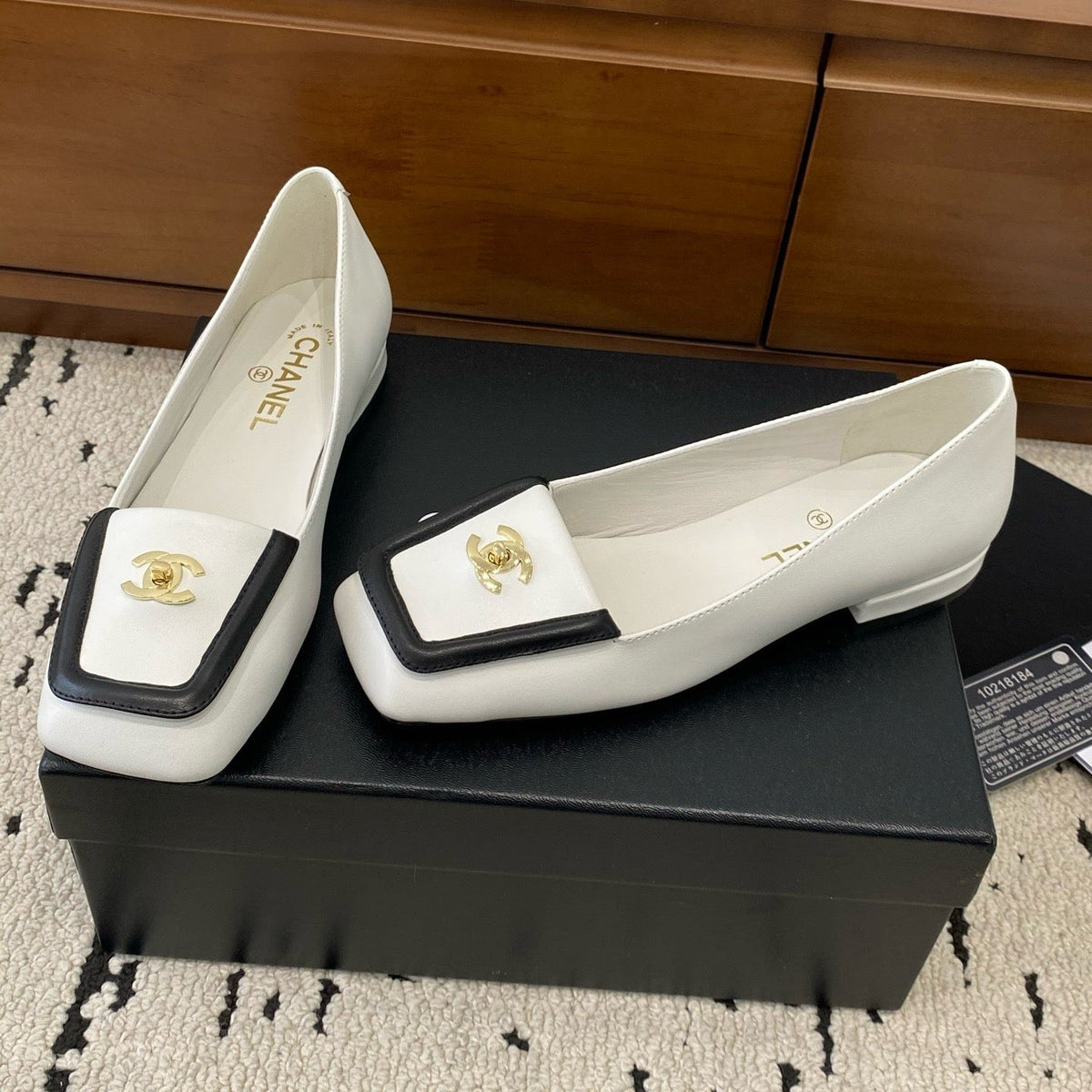 CC 26s Ballet Flat 2cm Ivory And Black Lambskin