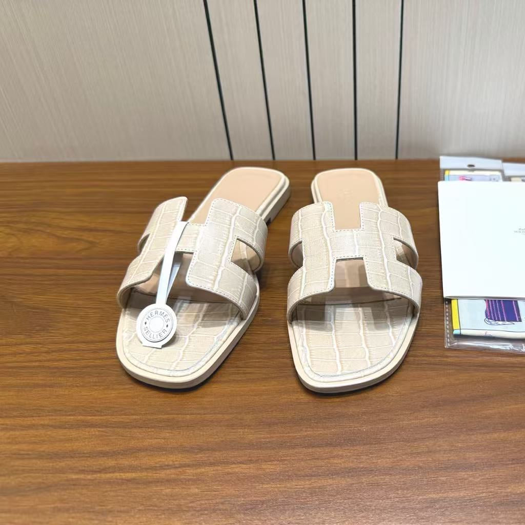 HM 26s Oran Slides Cream Crocodile-Embossed Leather