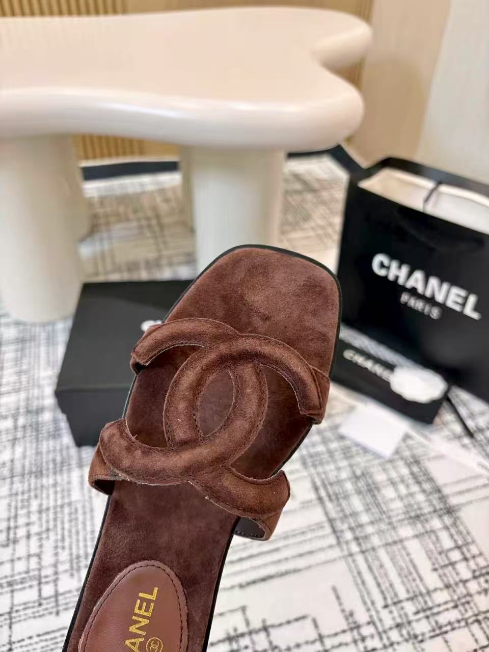 CC Logo Flat Sandals Coffee Suede