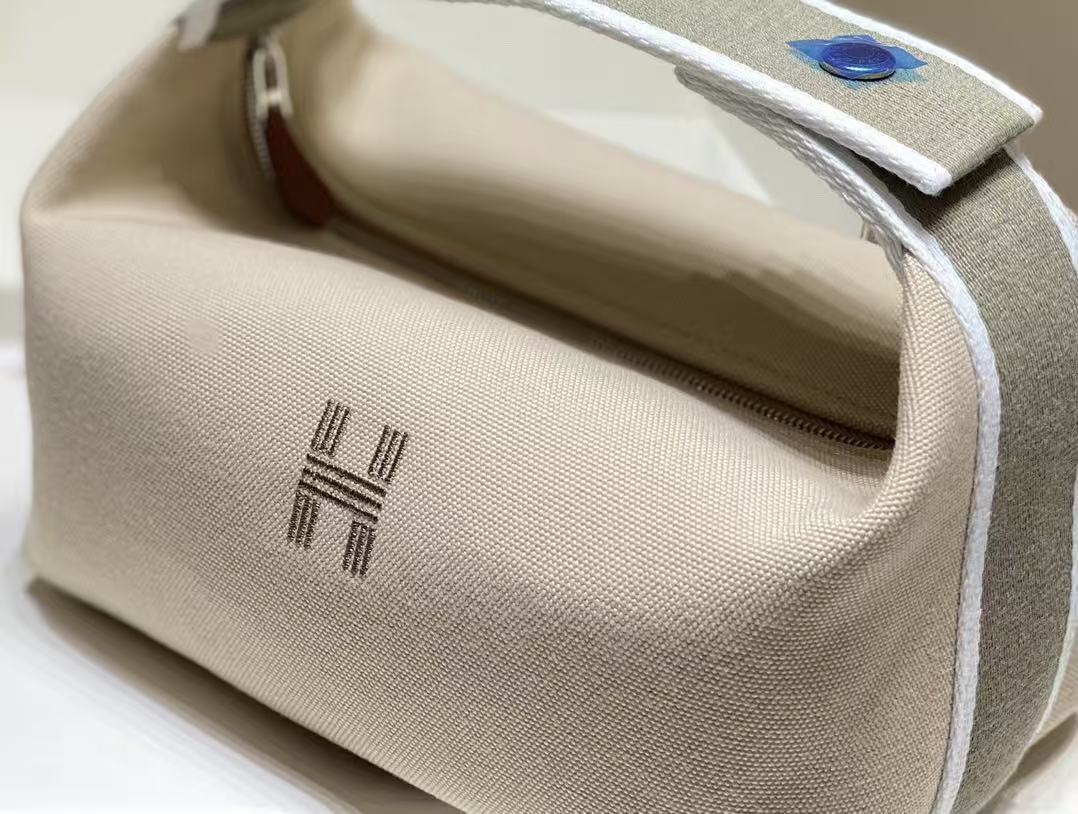 HM 26s Bride-a-Brac Case Beige Natural Cotton Canvas
