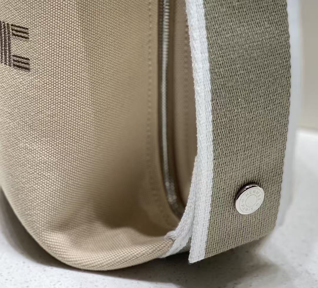 HM 26s Bride-a-Brac Case Beige Natural Cotton Canvas
