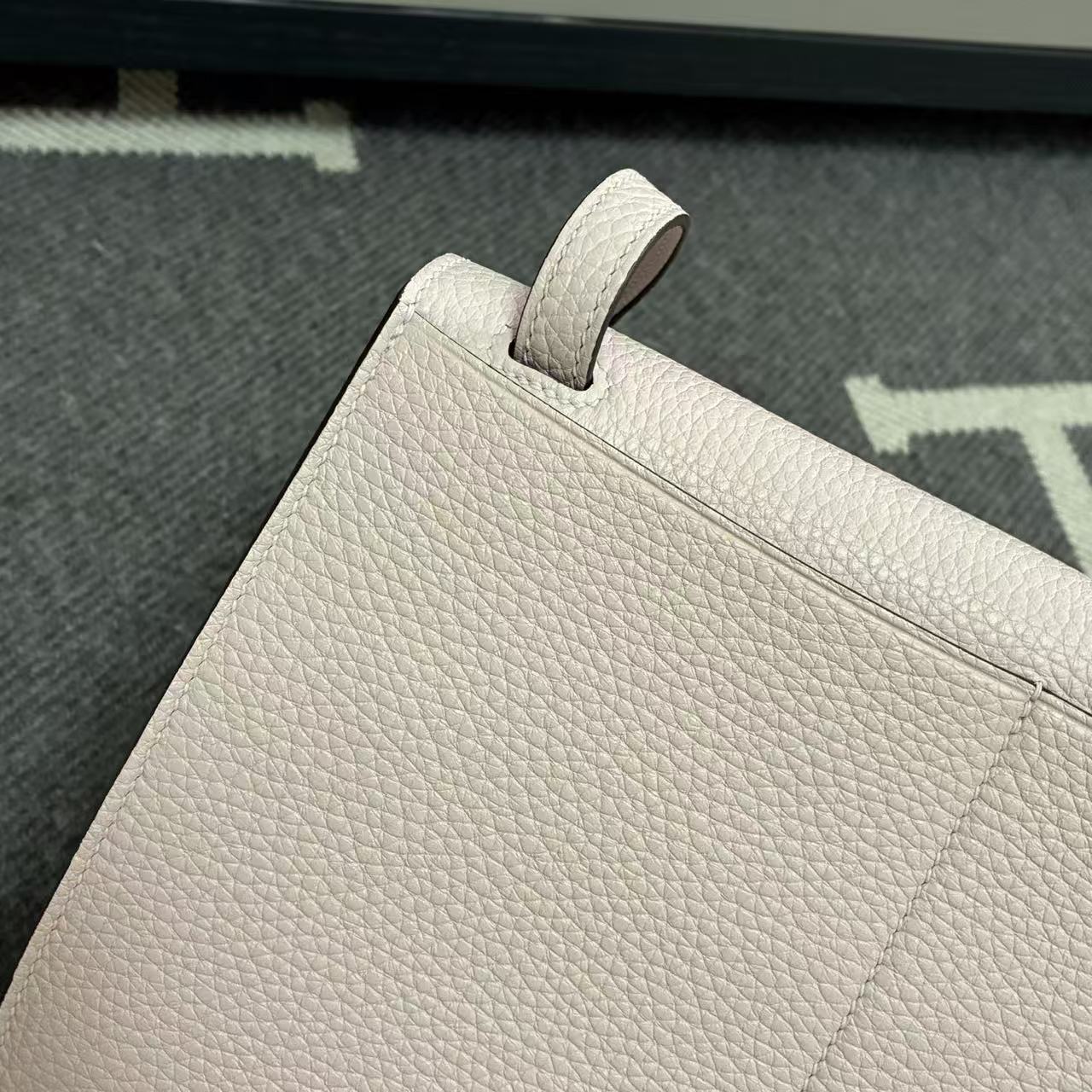 HM Halzan 25 Bag Muted Pink Taurillon Leather