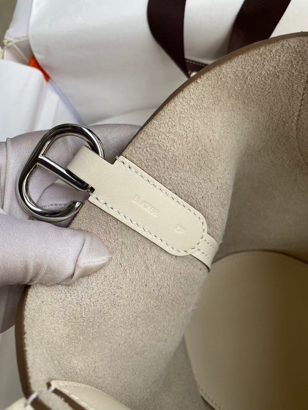 HM Loop Bag 23cm Cream Togo Leather