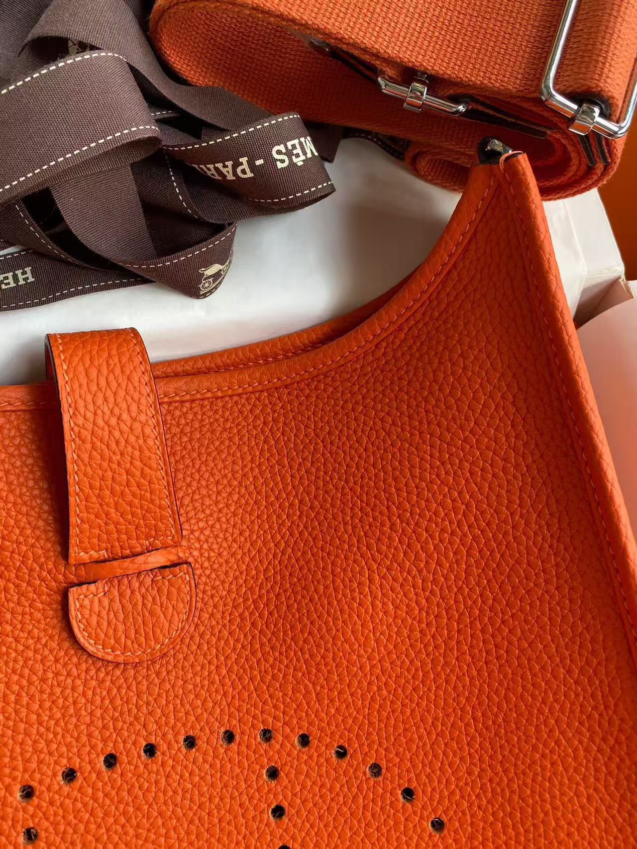 Evelyne 29cm Orange Togo