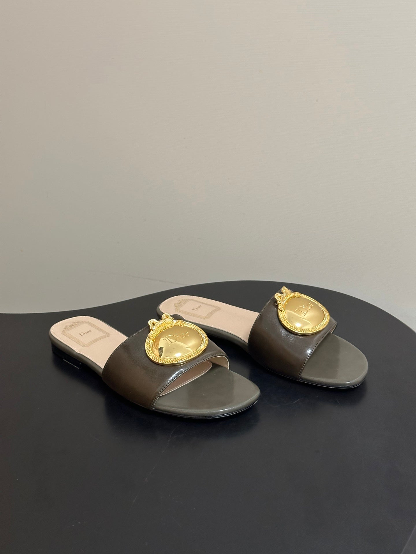 Dior 2026 D-Club Retro CD Letter Metal Buckle Flat Sandals Leather 846986