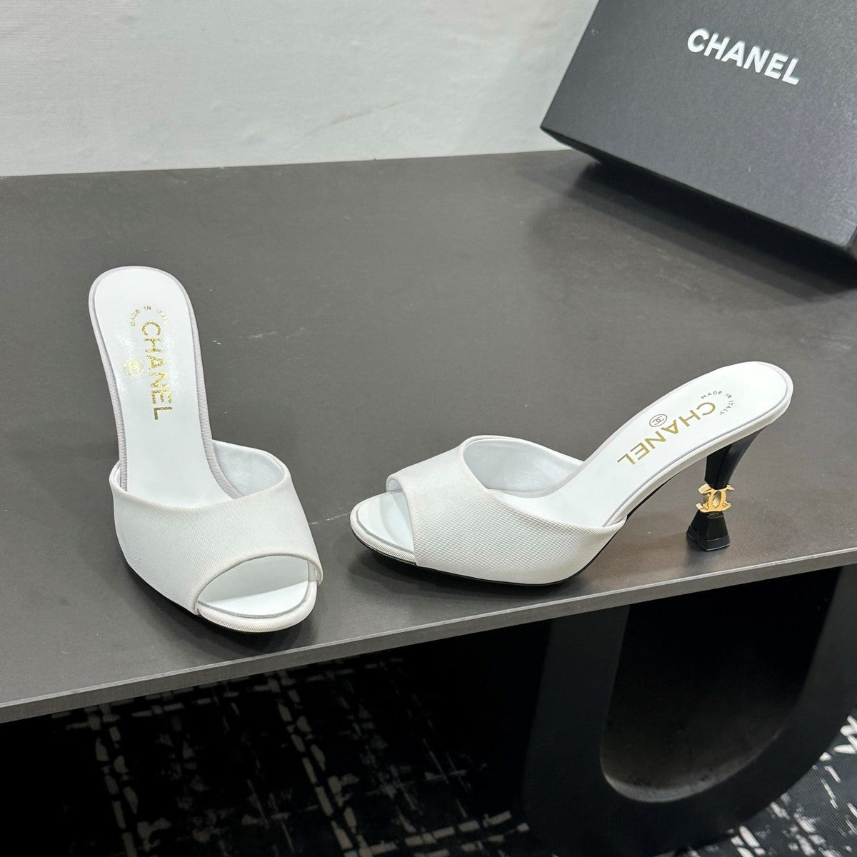 CC 26s Sandal White Sheepskin Satin 832569