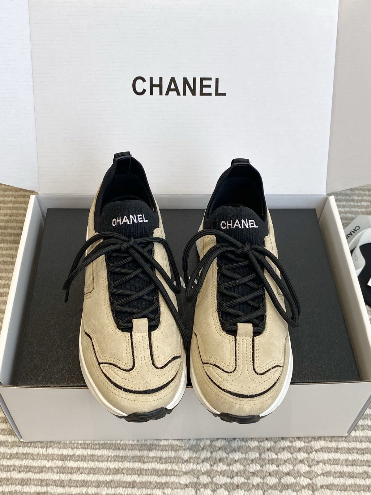 Chanel 2026 Sneaker Suede Calfskin 858560
