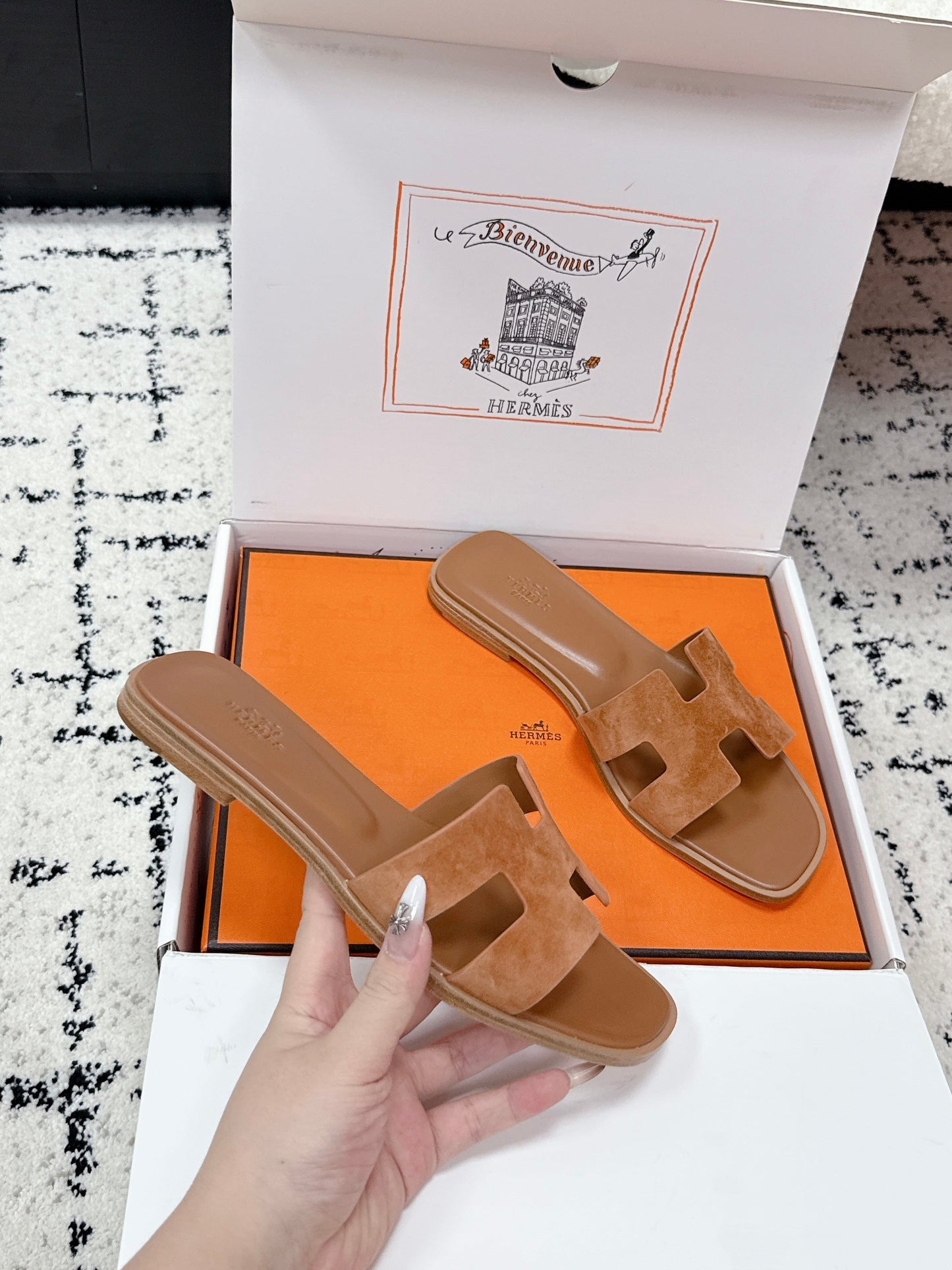 HM 26ss Oran Sandals Brown Suede Cowhide 617193