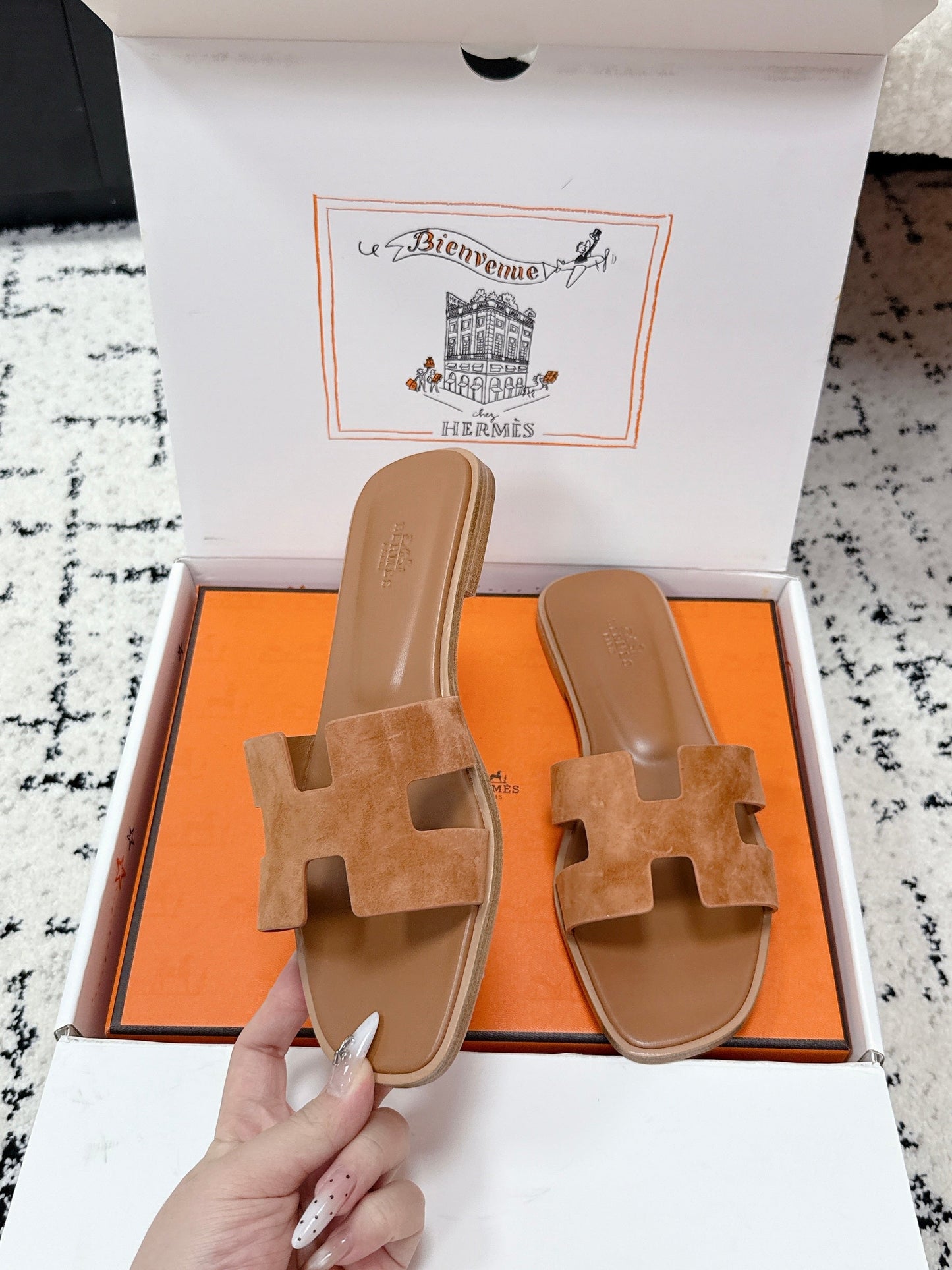 HM 26ss Oran Sandals Brown Suede Cowhide 617193