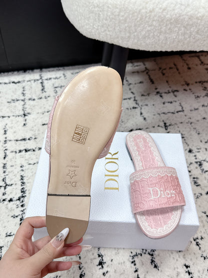 CD 26 Embroidered Slippers Pink Canvas 617082