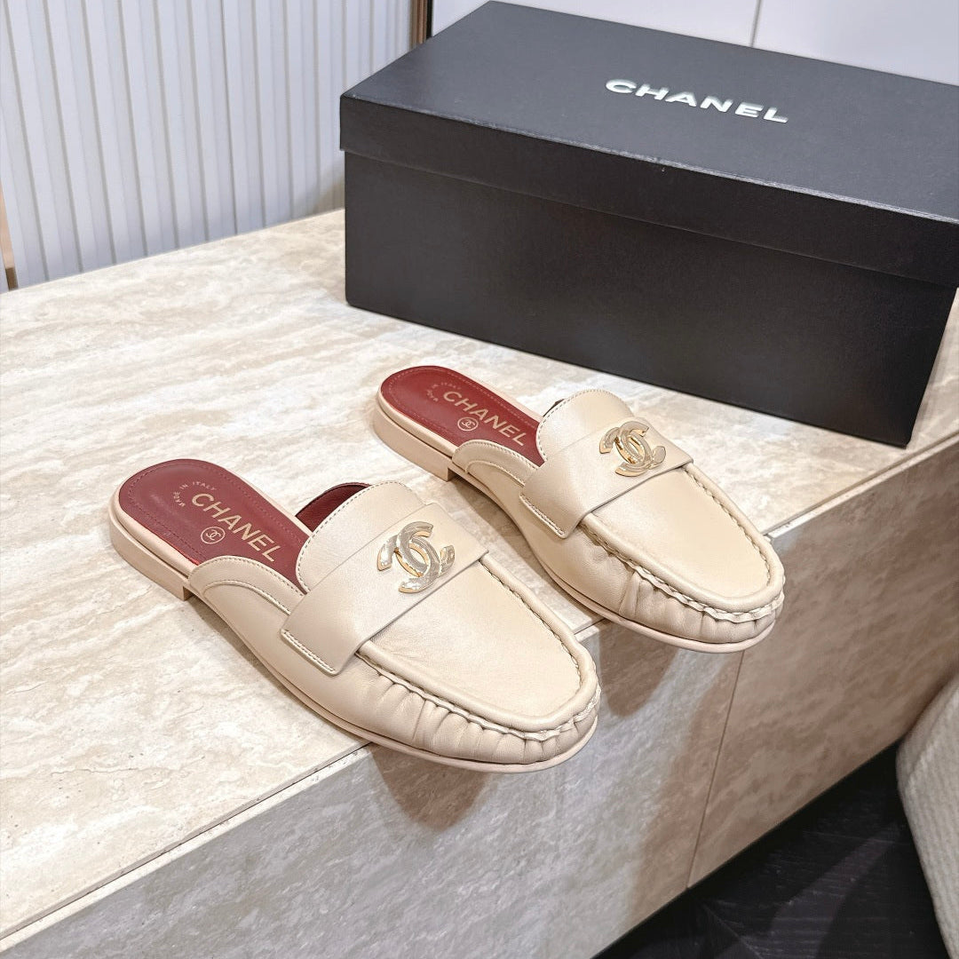 CC 26s Ruffled Mules Cream Glossy Sheepskin 992381