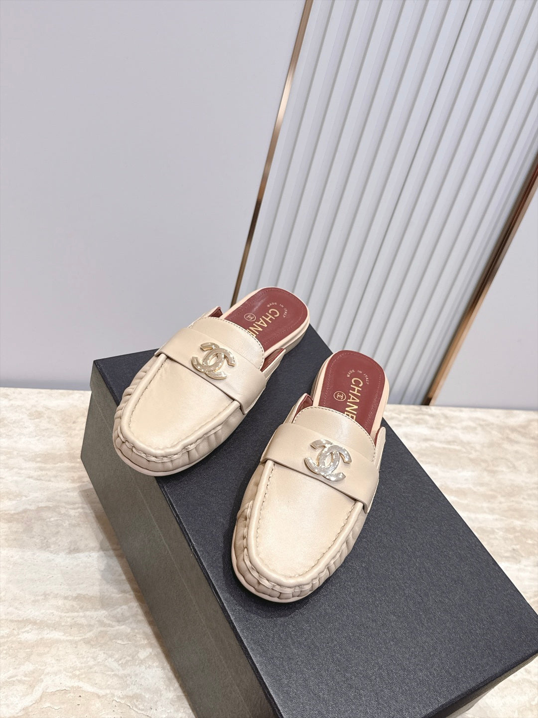 CC 26s Ruffled Mules Cream Glossy Sheepskin 992381