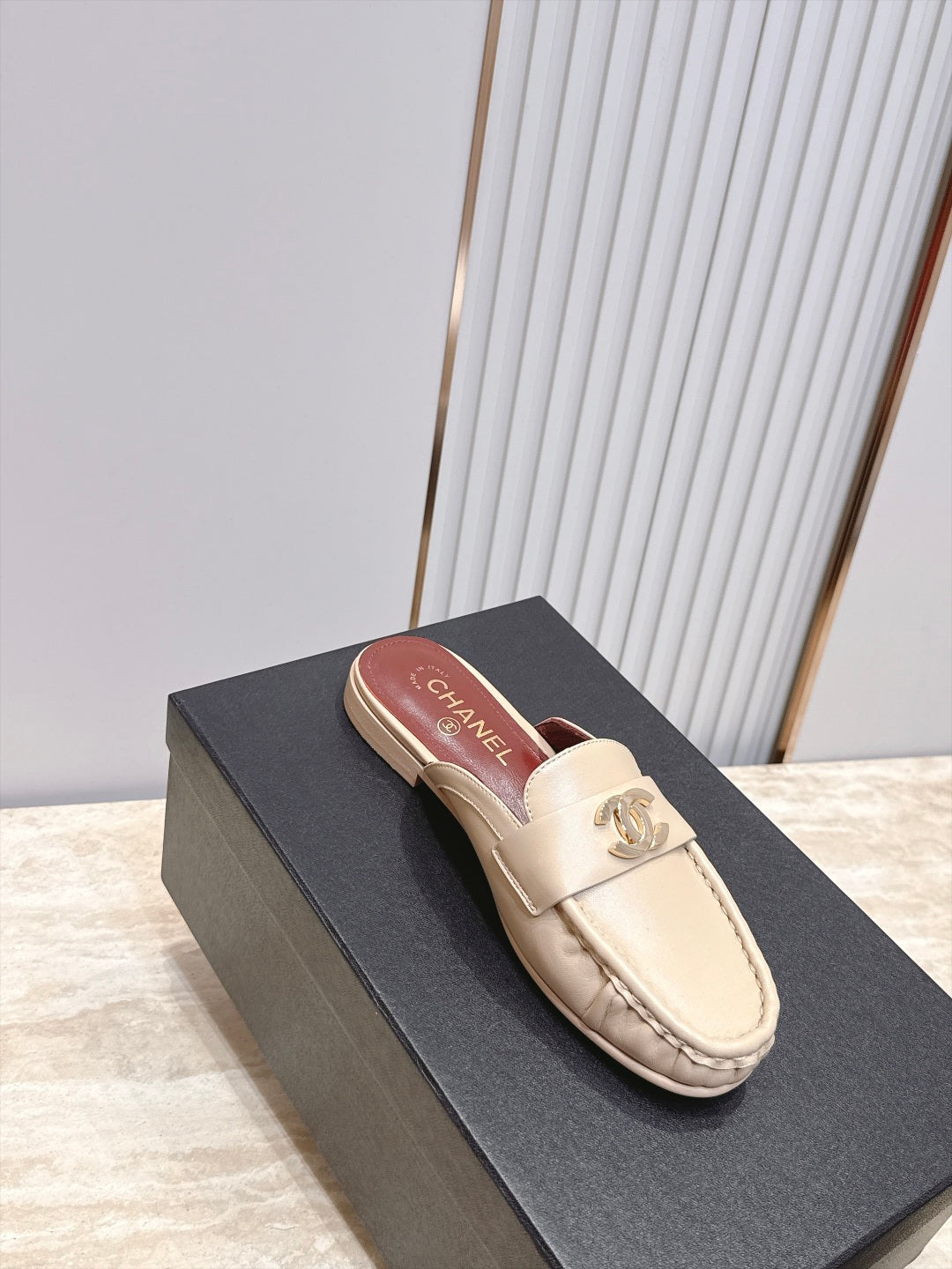CC 26s Ruffled Mules Cream Glossy Sheepskin 992381