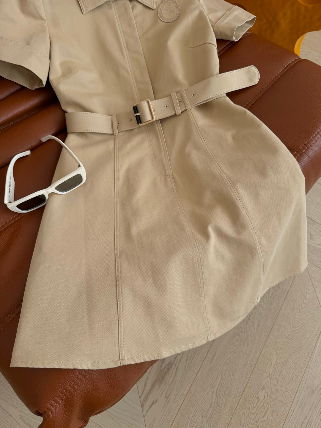 CD 26s Médaillon Belted Shirtdress Khaki Cotton 396106