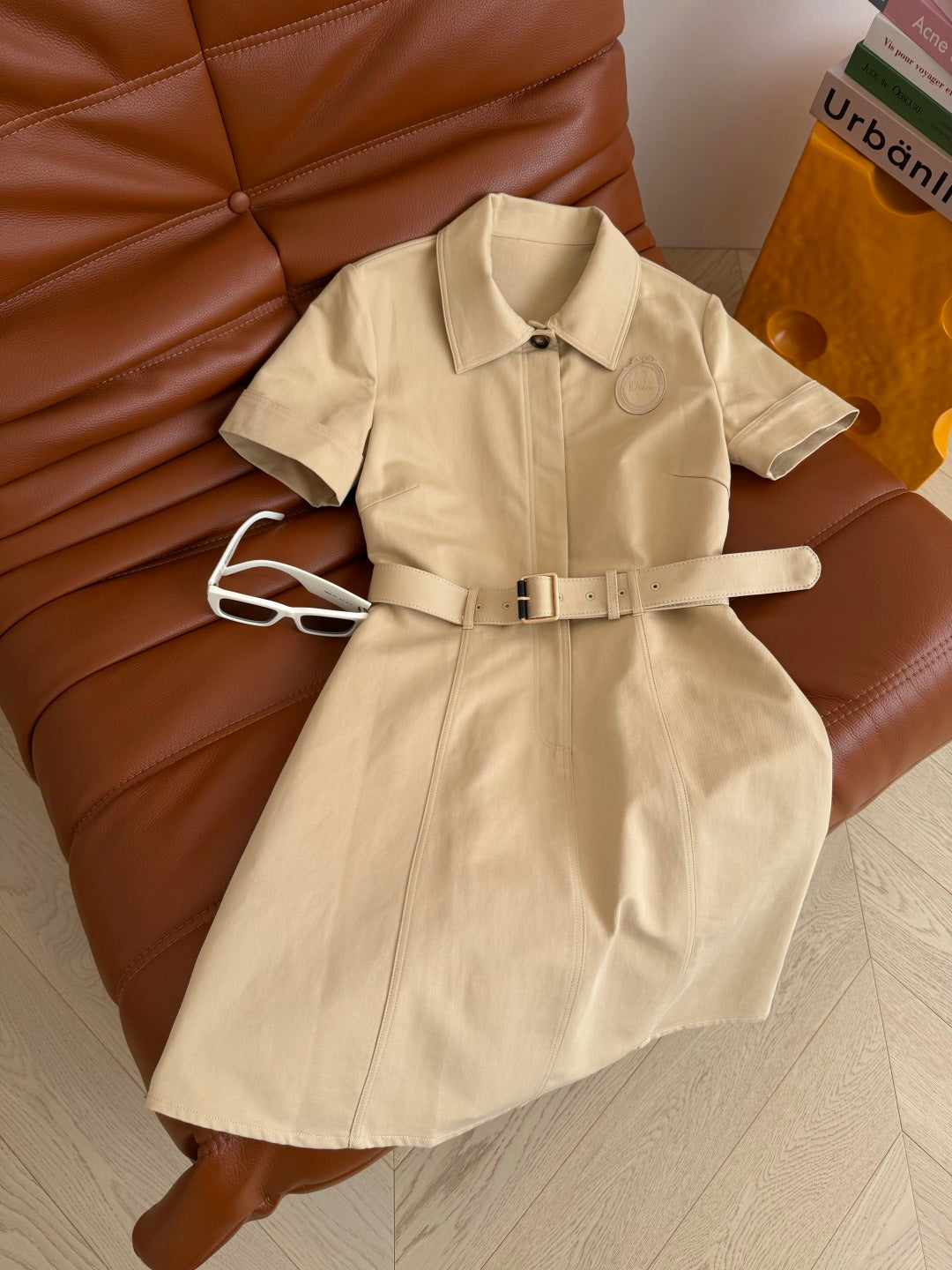 CD 26s Médaillon Belted Shirtdress Khaki Cotton 396106