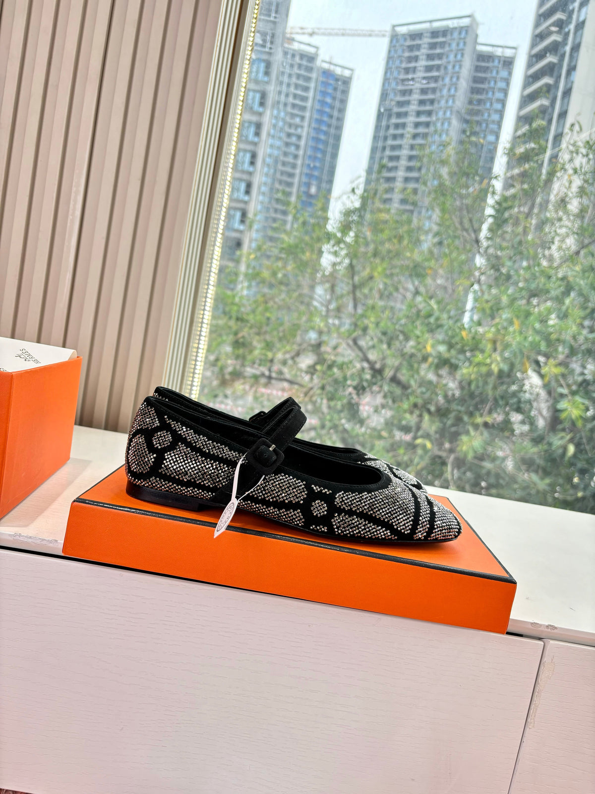 HM 26ss Pig-Nose Ballet Flatt Black Cowhide Diamond 603934