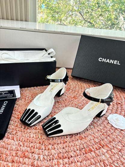 CC 26s Mary Jane Sandals White Black Sheepskin 648192