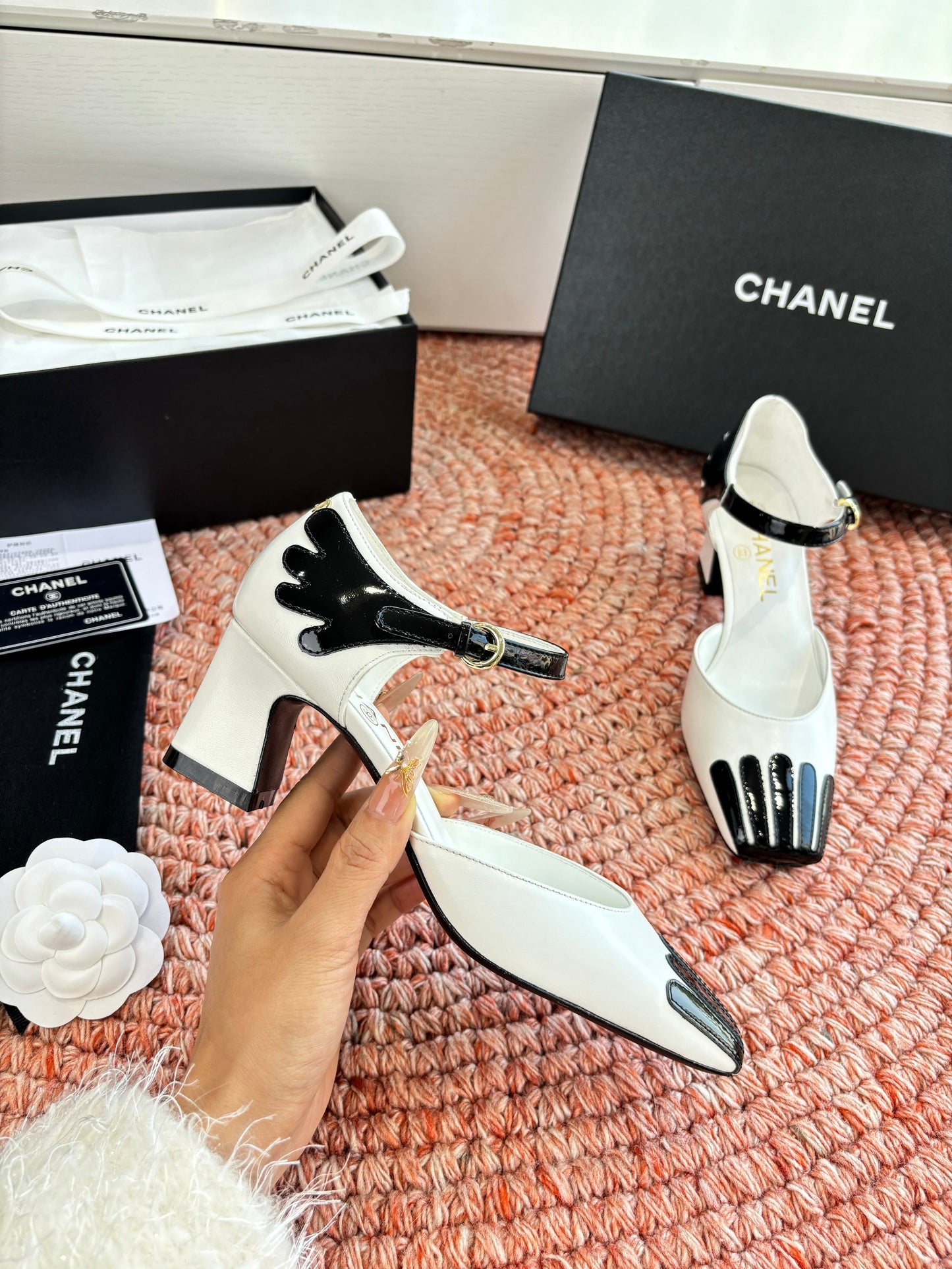 CC 26s Mary Jane Sandals White Black Sheepskin 648192