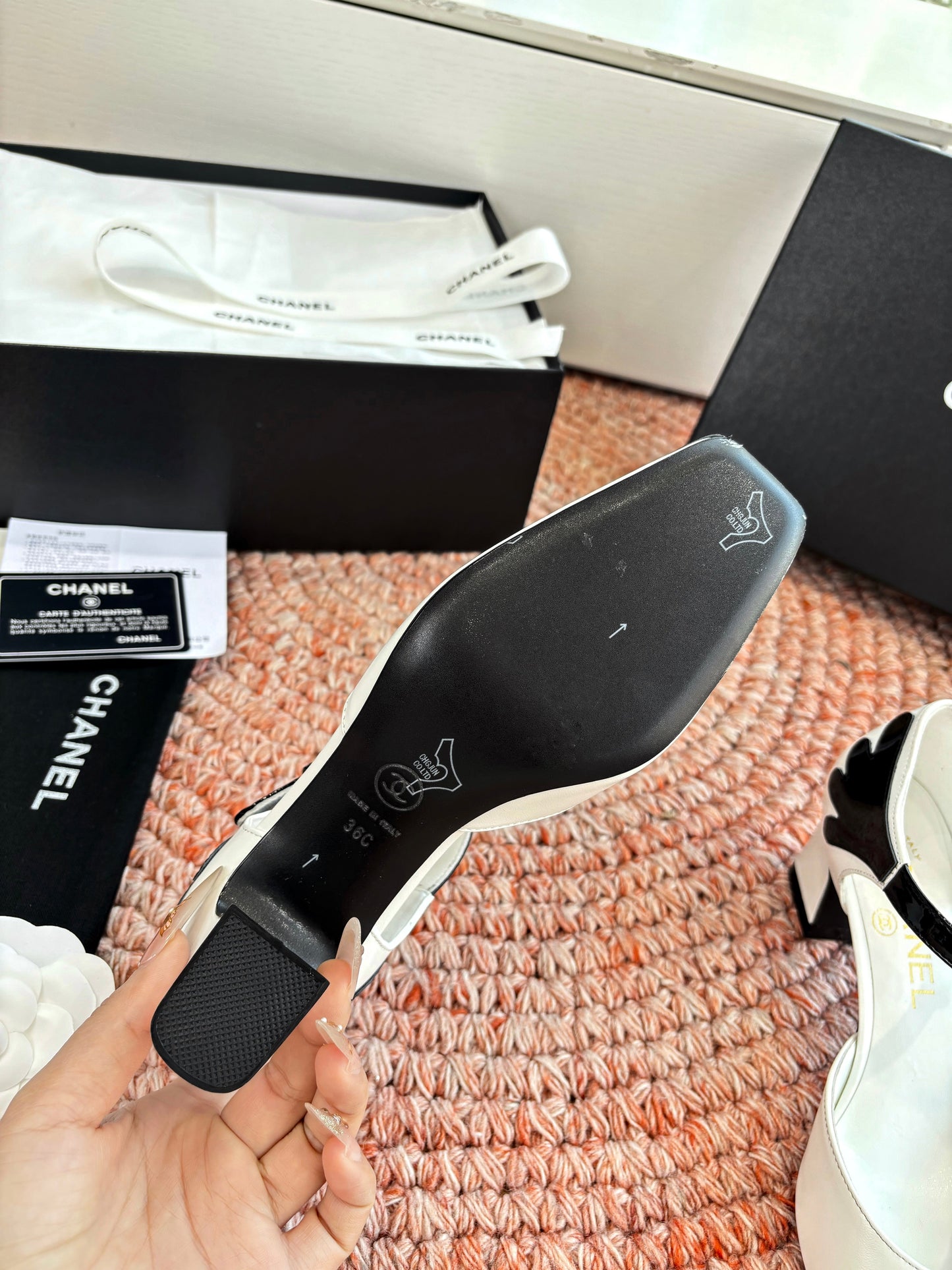 CC 26s Mary Jane Sandals White Black Sheepskin 648192