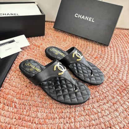 CC 26s Thong Sandals Black Sheepskin 648259