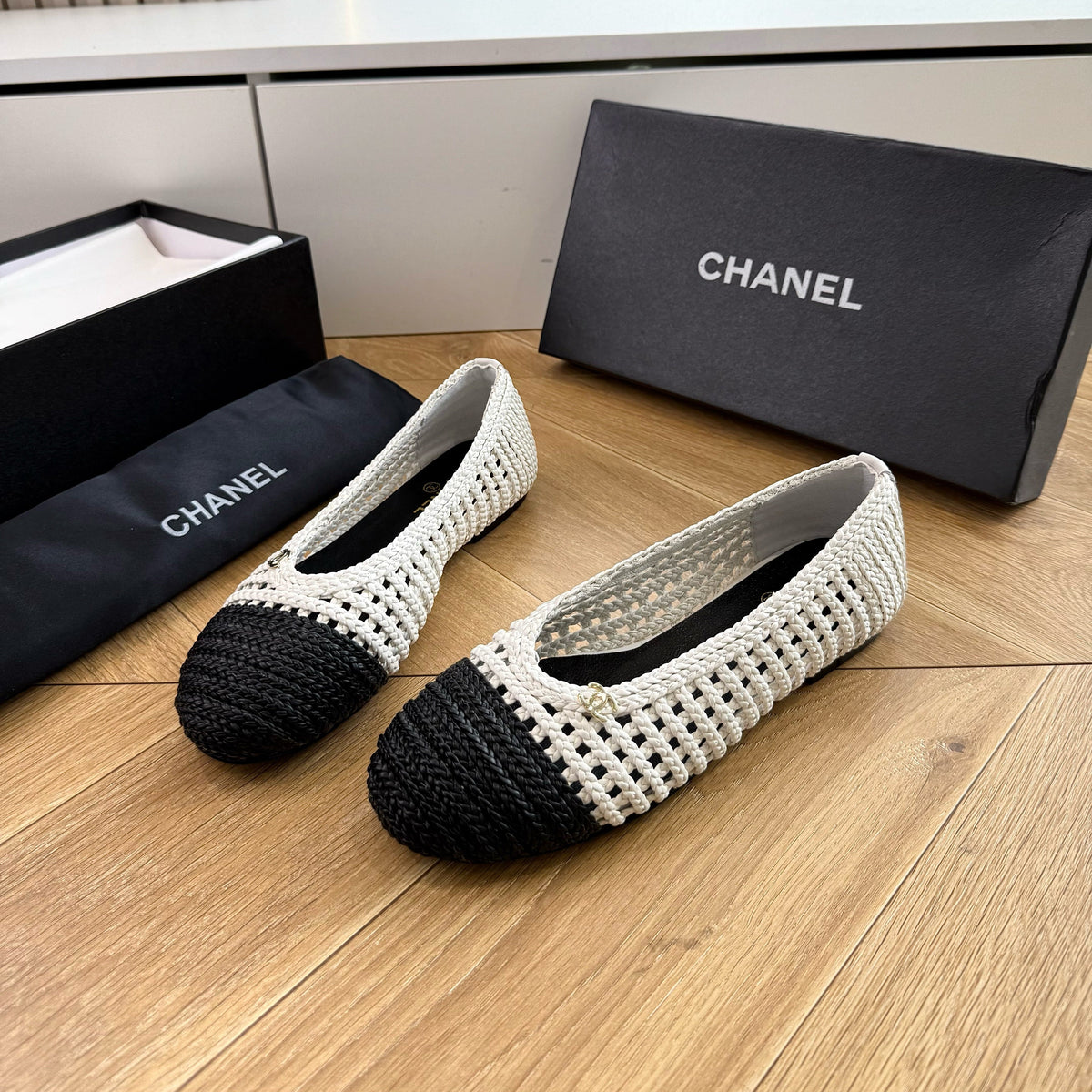 CC 26s Ballerina Flats Black White Woven Leather 916121