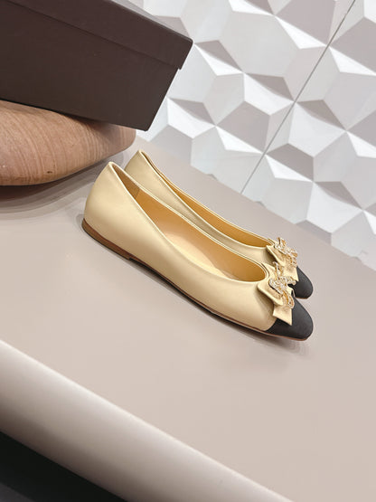 CC 26s Ballet Flats Beige Black Sheepskin 650292