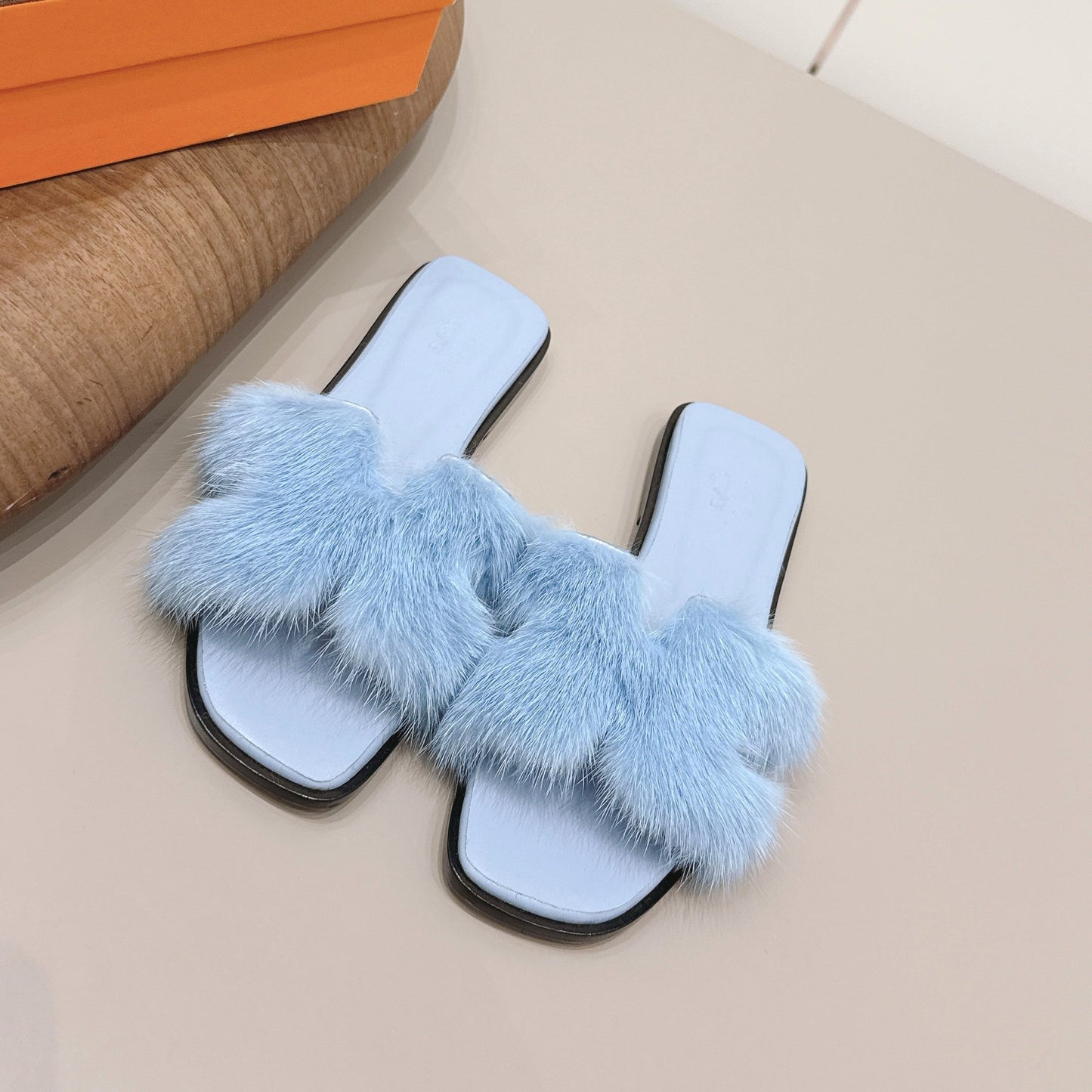 HM 25 Oran Light Blue Fur Leather 738413