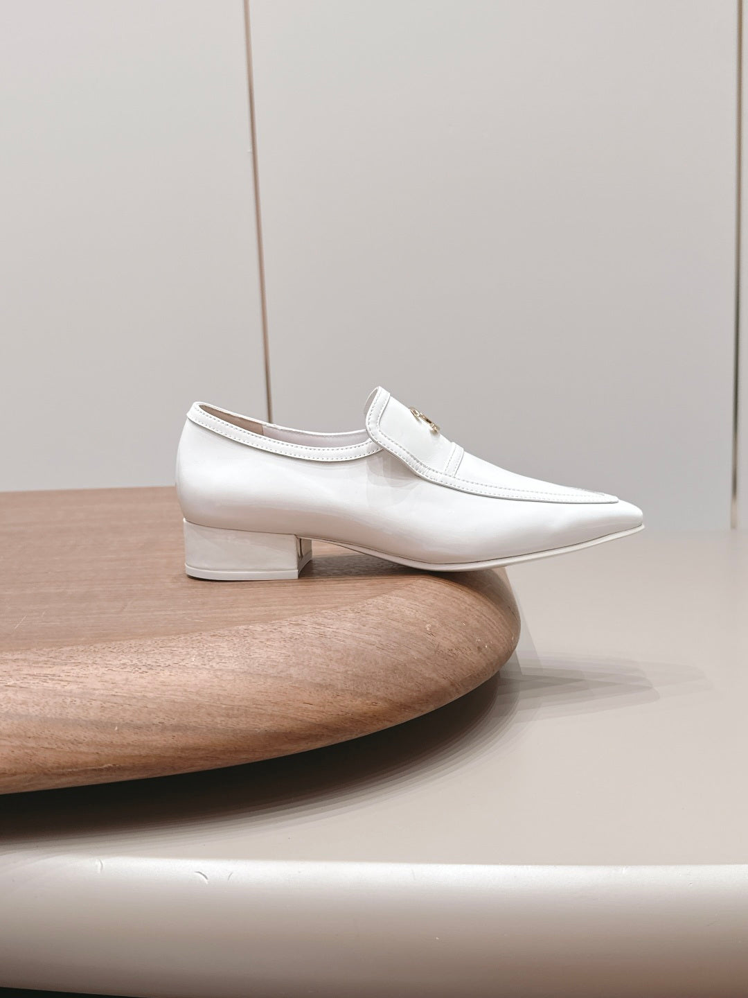 CC 26s Square-Toe Buckle Loafer 3cm White Leather 816296