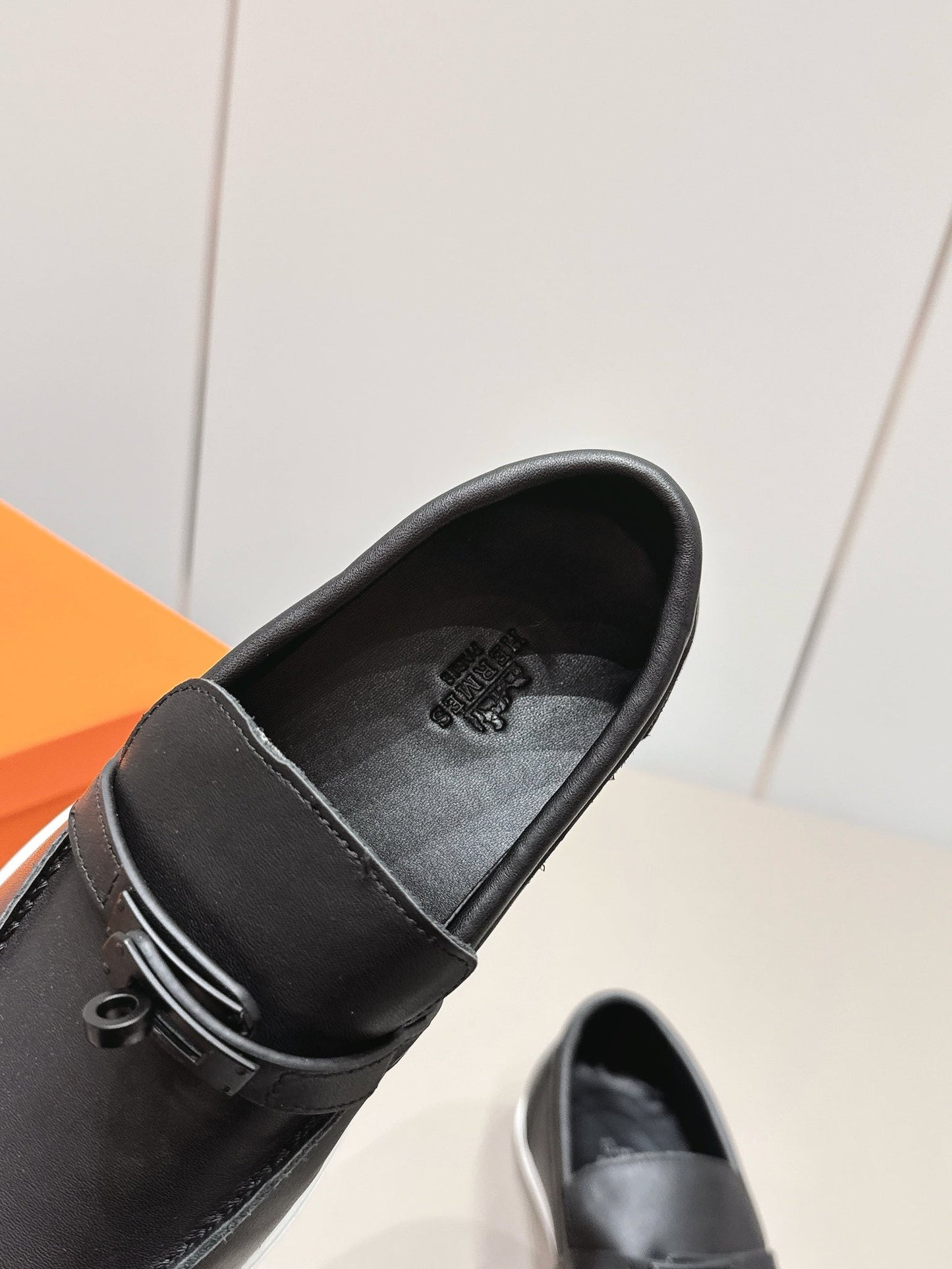 HM 26s Kelly Paris Loafers Black Shiny Calfskin Silver Hardware