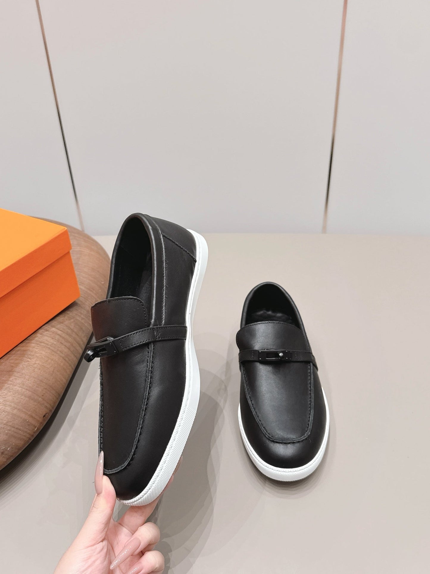HM 26s Kelly Paris Loafers Black Shiny Calfskin Silver Hardware