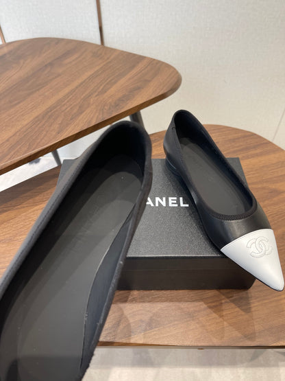 Chanel 2026 Ballerina Flat Black White Sheepskin 624237