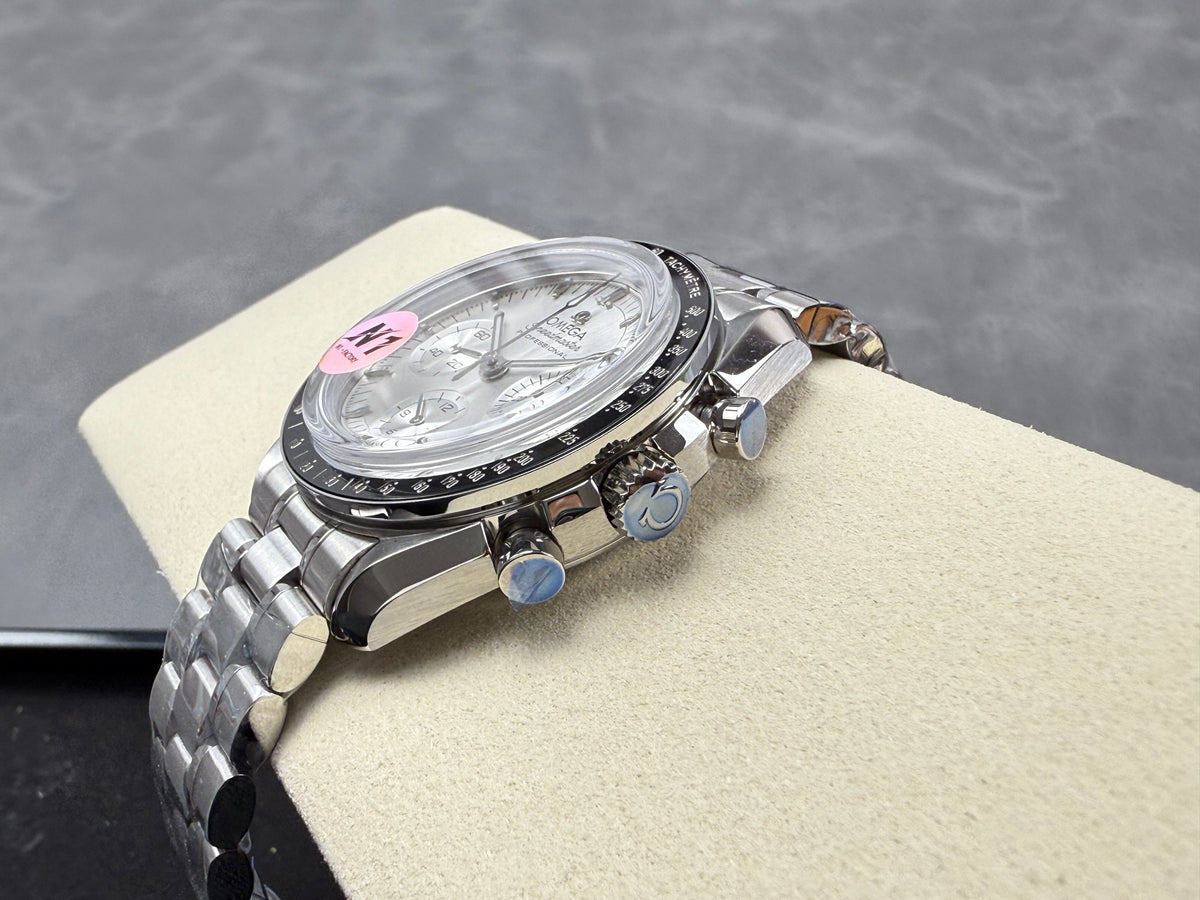 Omega Speedmaster Professional Moonwatch 42mm Stainless Steel Strap Silver Dial