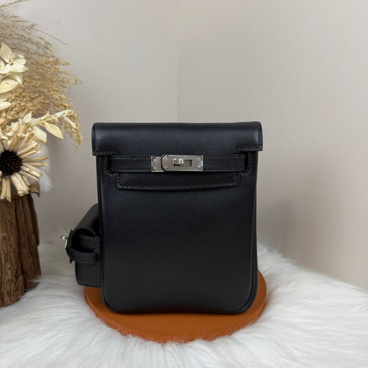HM Kelly Jump Backpack Black Cowhide Sliver Hardware 270046