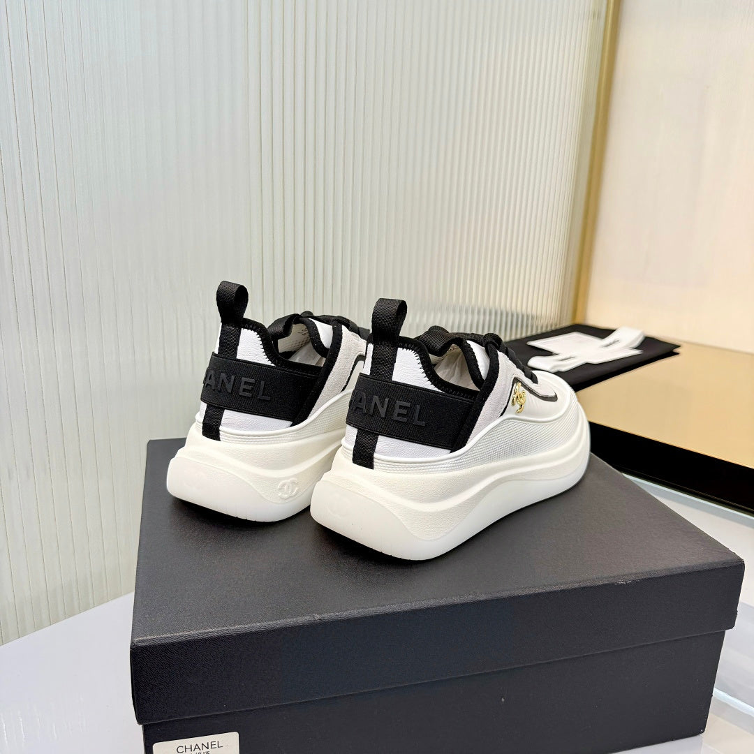 CC 26s Casual Sneakers Black White Suede 928049