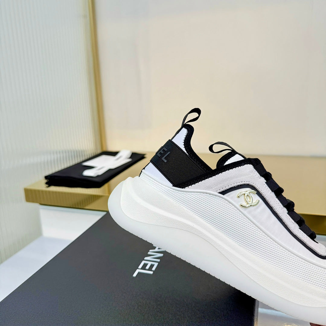 CC 26s Casual Sneakers Black White Suede 928049