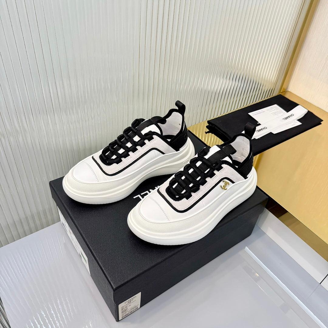 CC 26s Casual Sneakers Black White Suede 928049