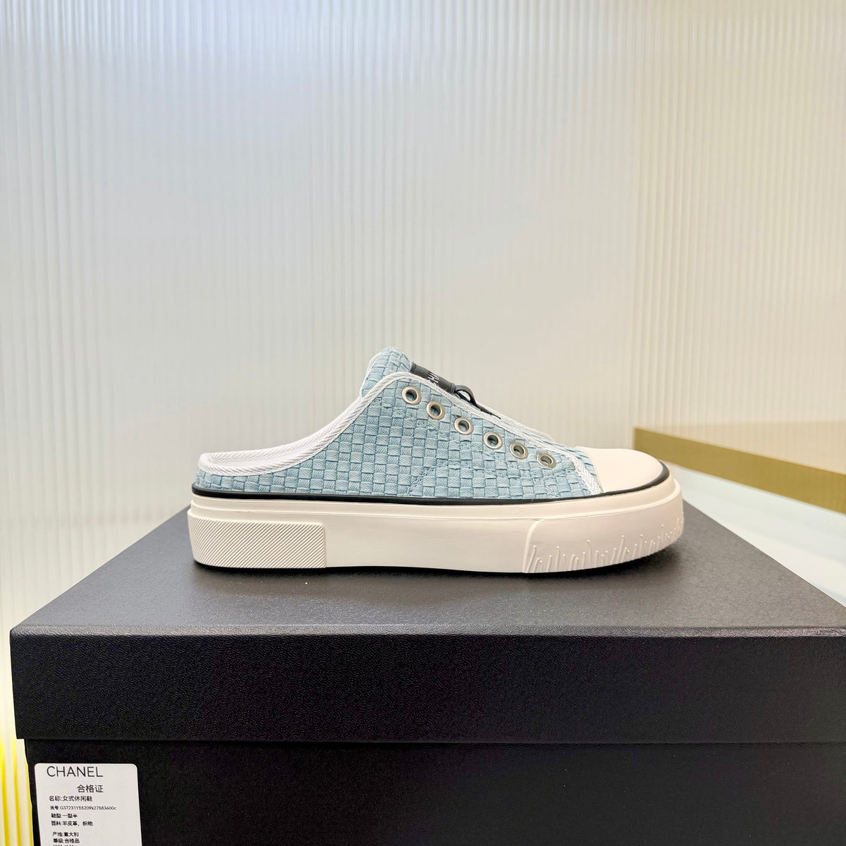 CC 26s Casual Sports Mules White Blue Suede Cowhide 924004