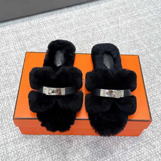 HM 25s H Shaped Slipper with Buckle Black Shearling 462196