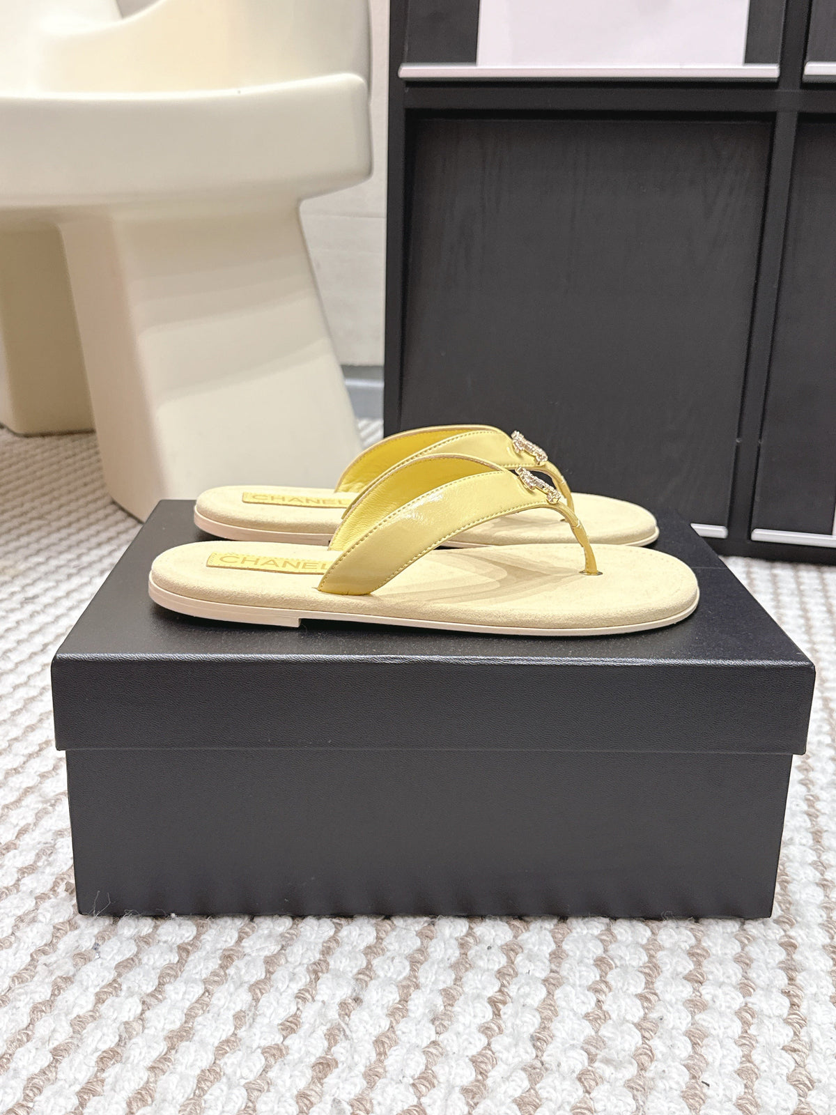 CC 26s Thong Sandals Yellow Suede Sheepskin 632354
