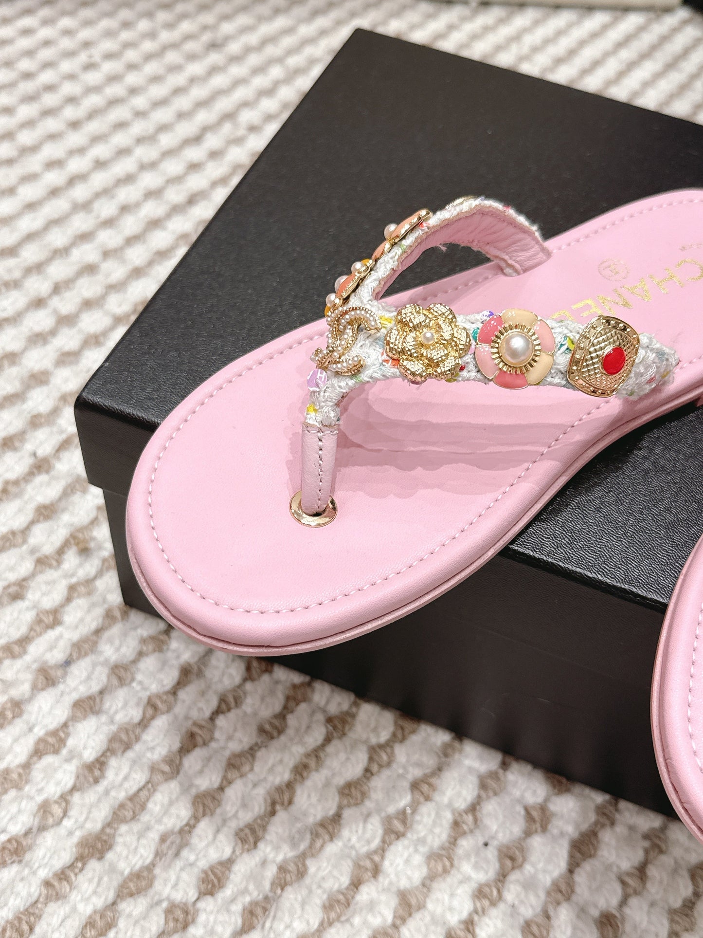 CC 26s Thong Sandals Light Pink Sheepskin Gold Charm 632367