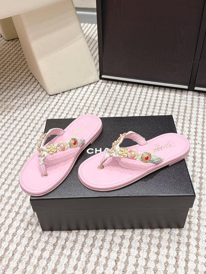 CC 26s Thong Sandals Light Pink Sheepskin Gold Charm 632367