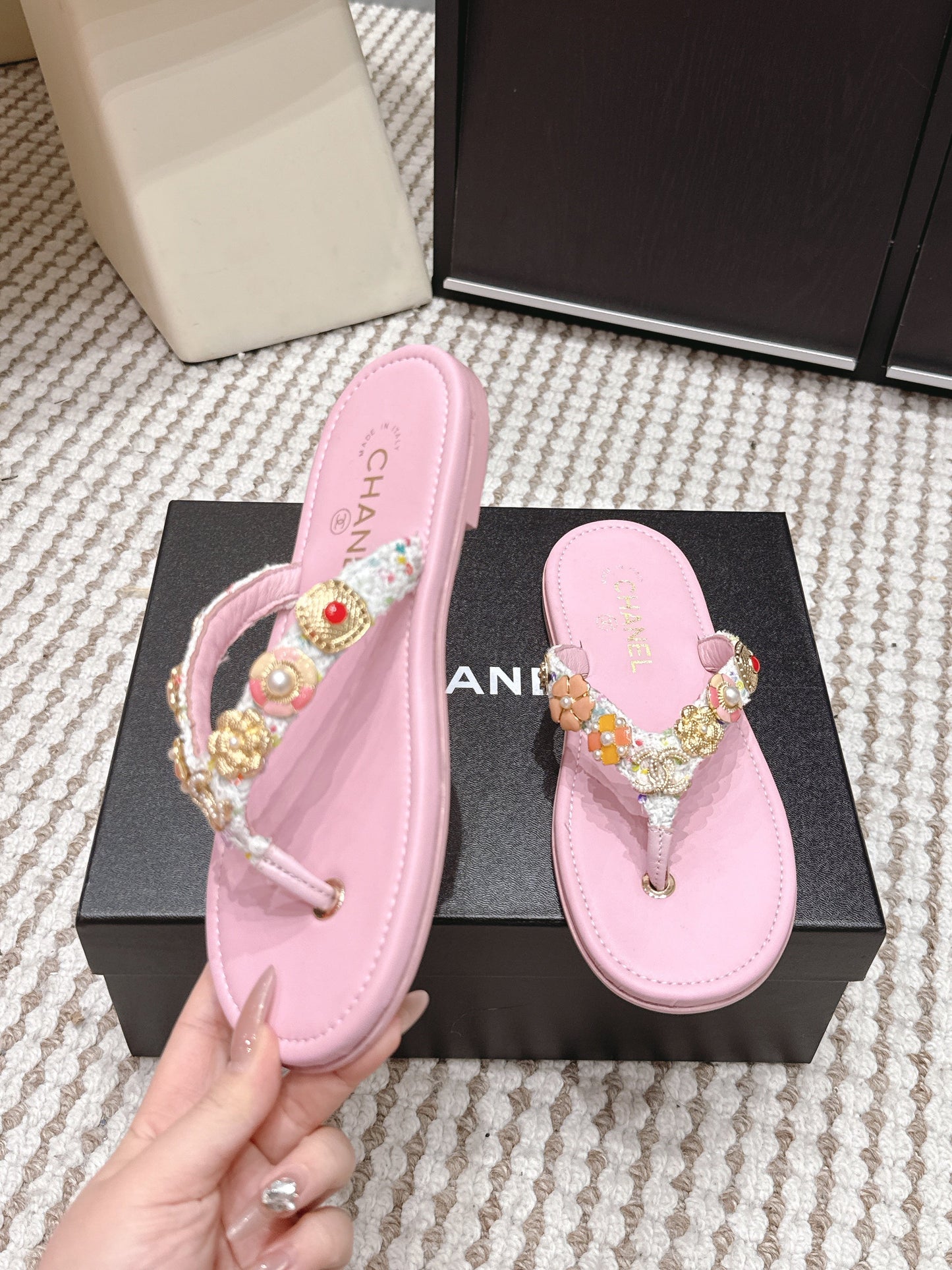 CC 26s Thong Sandals Light Pink Sheepskin Gold Charm 632367