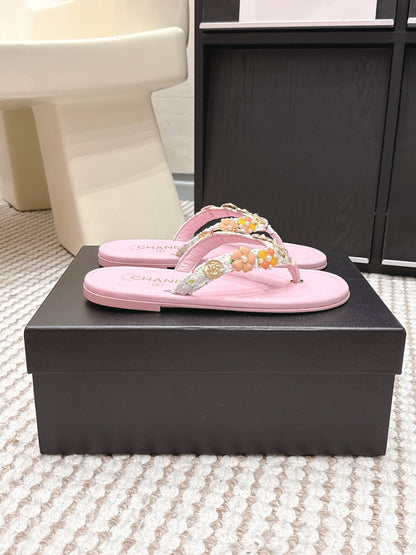 CC 26s Thong Sandals Light Pink Sheepskin Gold Charm 632367