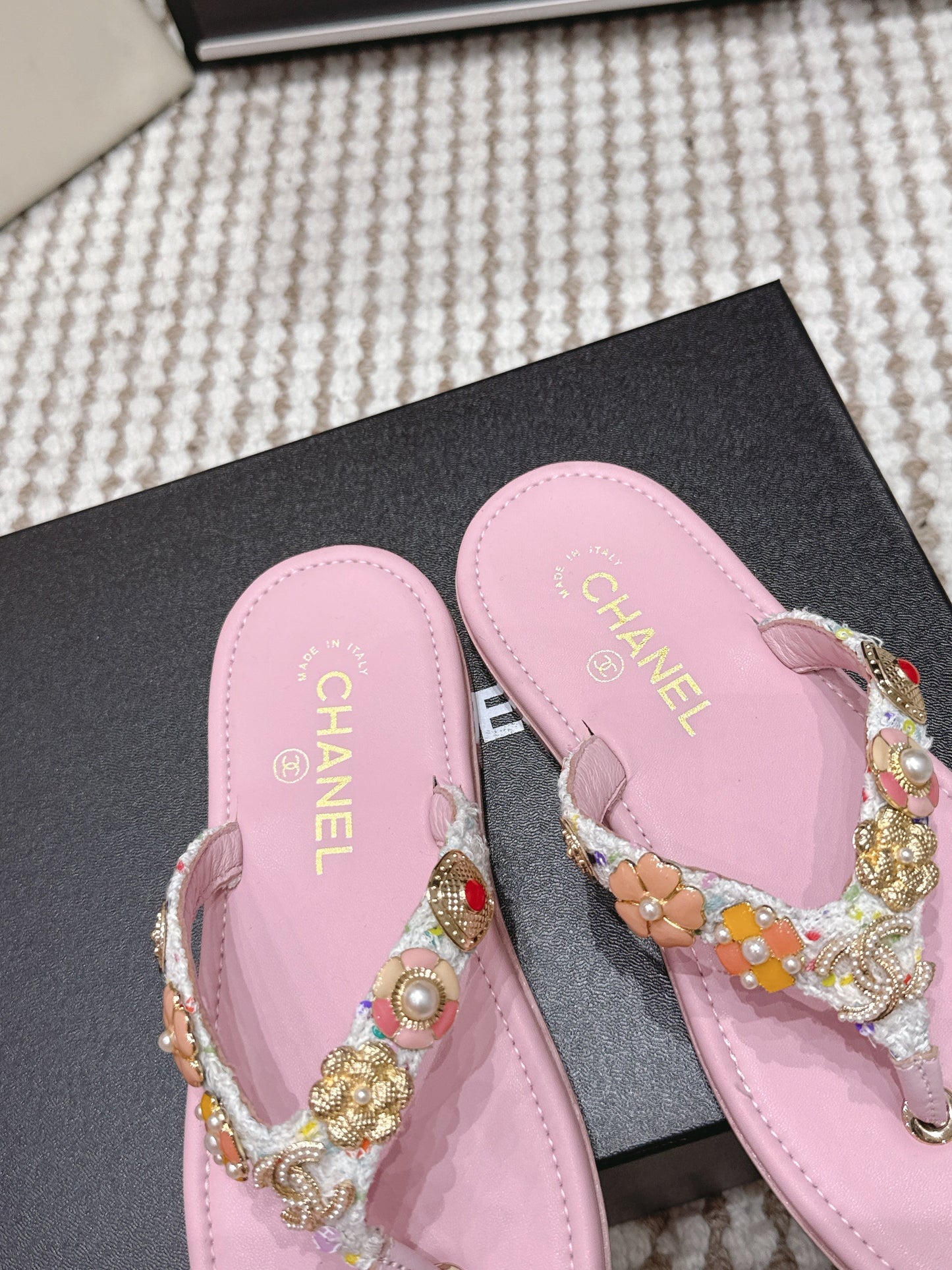 CC 26s Thong Sandals Light Pink Sheepskin Gold Charm 632367